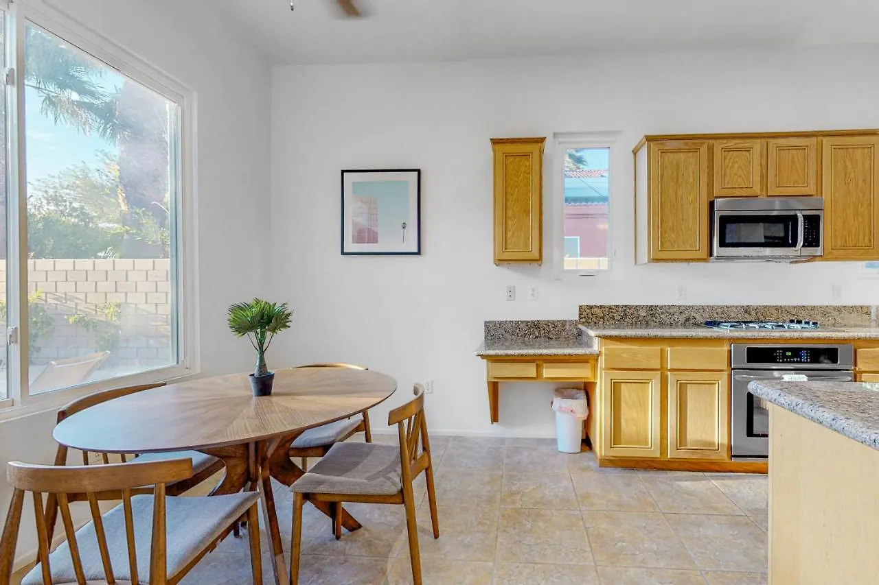 Sorrento Palms Permit# 4208 Villa Palm Springs Holiday home
